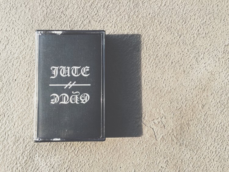 03 Jute Gyte