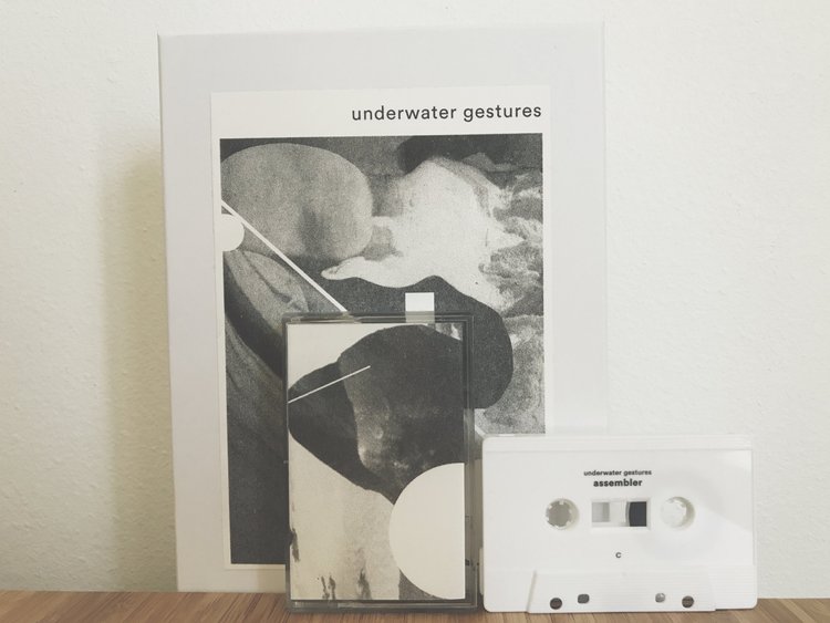 Underwater Gestures (Infinite Waves)